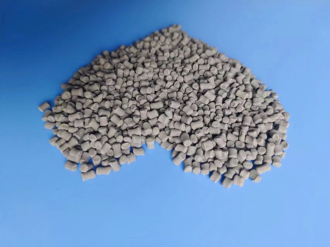 Moisture-Absorbing and Defoaming Masterbatch for Enhanced Processing of Recycled Plastics